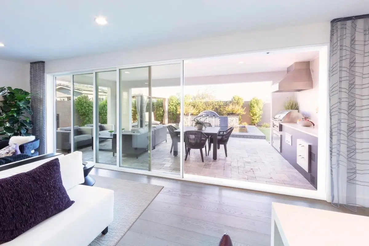 VX350 stacking glass wall
