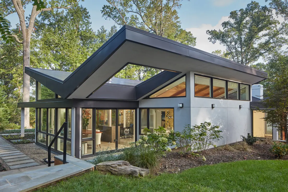 Modern home with Windsor Pinnacle windows